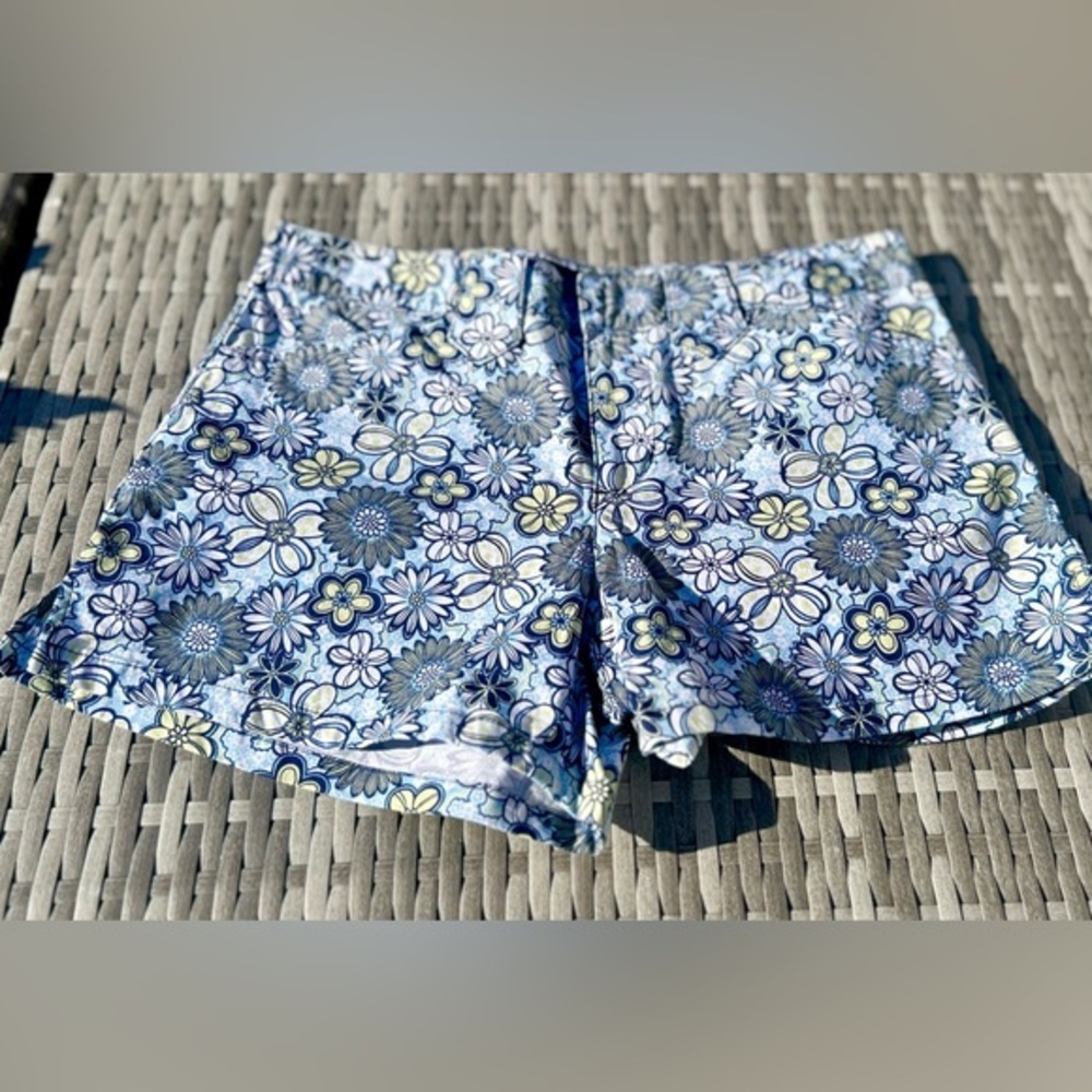 SO Stretch Flower Pattern Shorts Juniors Size 1 NWOT!​​